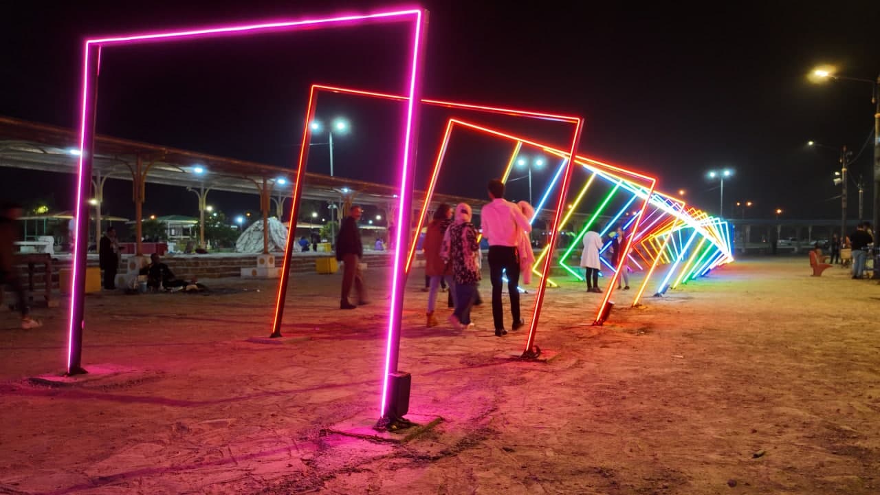 جانمایی المان های نوری در مجموعه تفریحی خورسیف شهرداری بندرماهشهر - شهرداری بندر ماهشهر